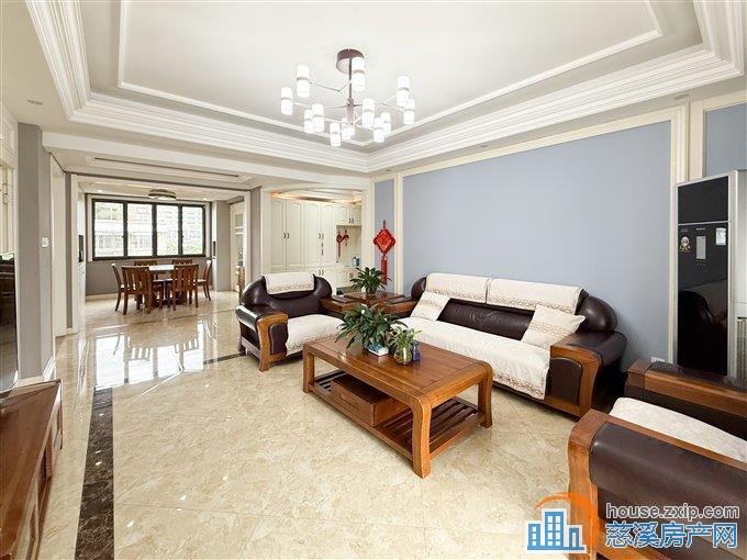 城南精装电梯洋房 142平带车位198万