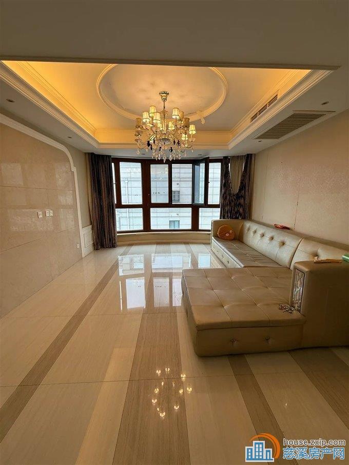 和润公寓 133平 精装带车库 149万