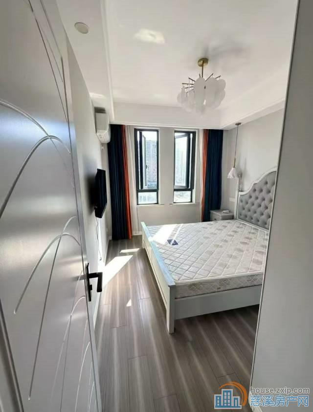 新潮塘南苑精装好楼层带车位储藏间