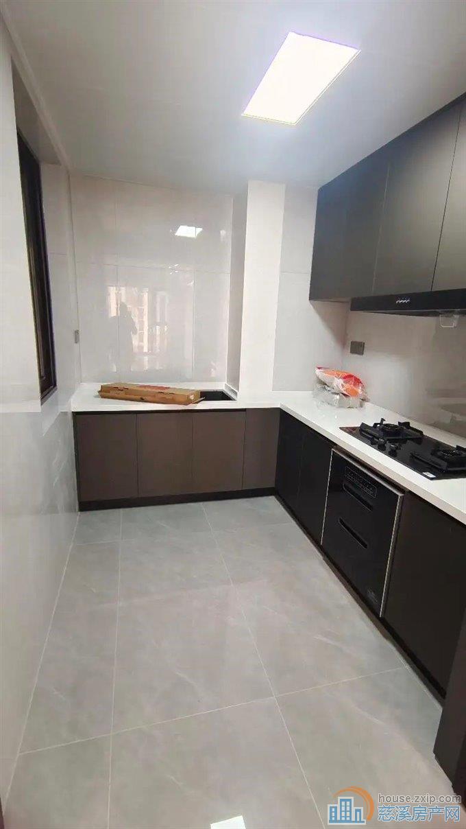 江滨之城102平158万全新精装修