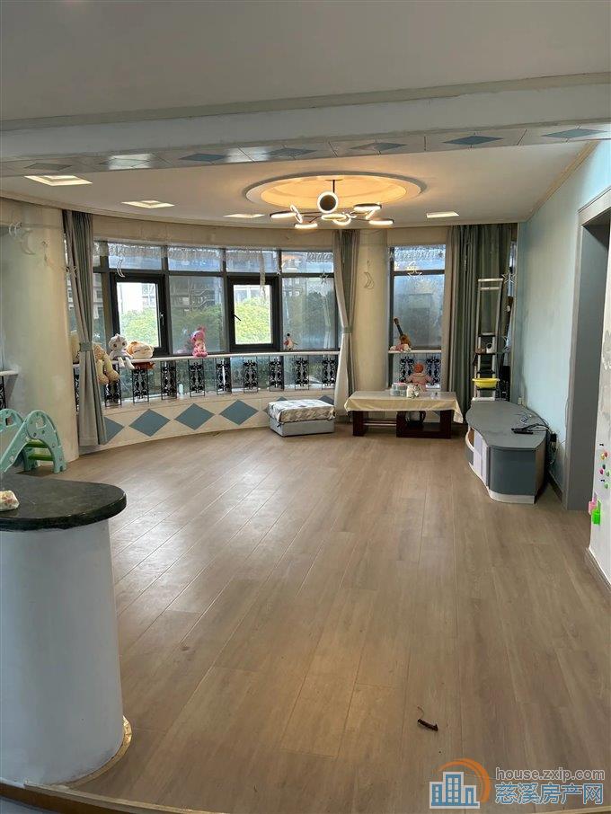 新城中心129平123万精装修