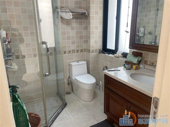 金仕华庭，洋房中间楼层，精装修175万