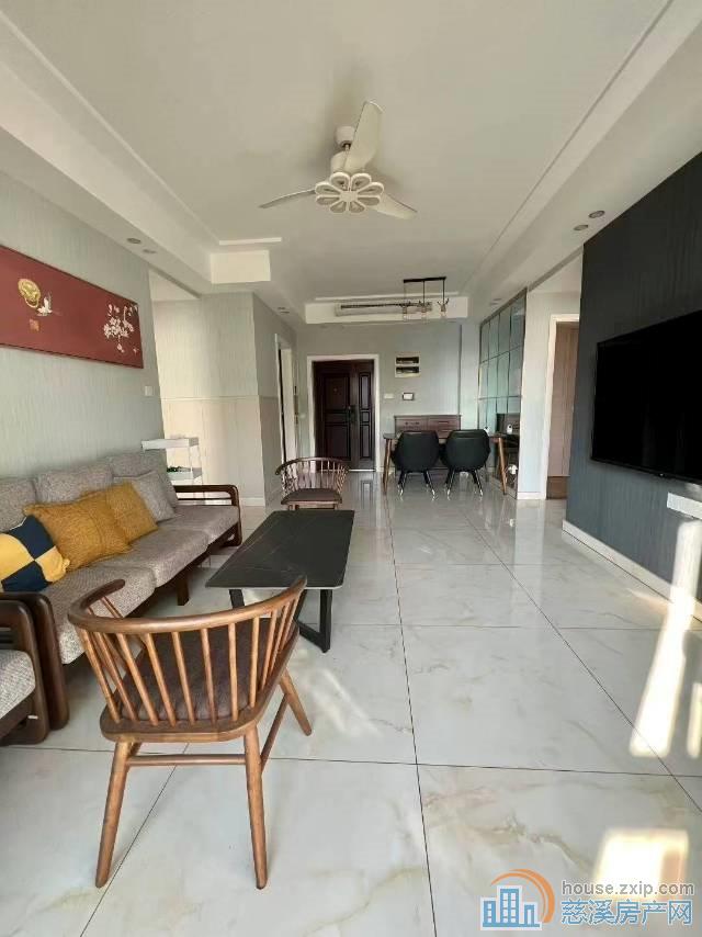 阳光城一期101平好楼层精装带人防车位