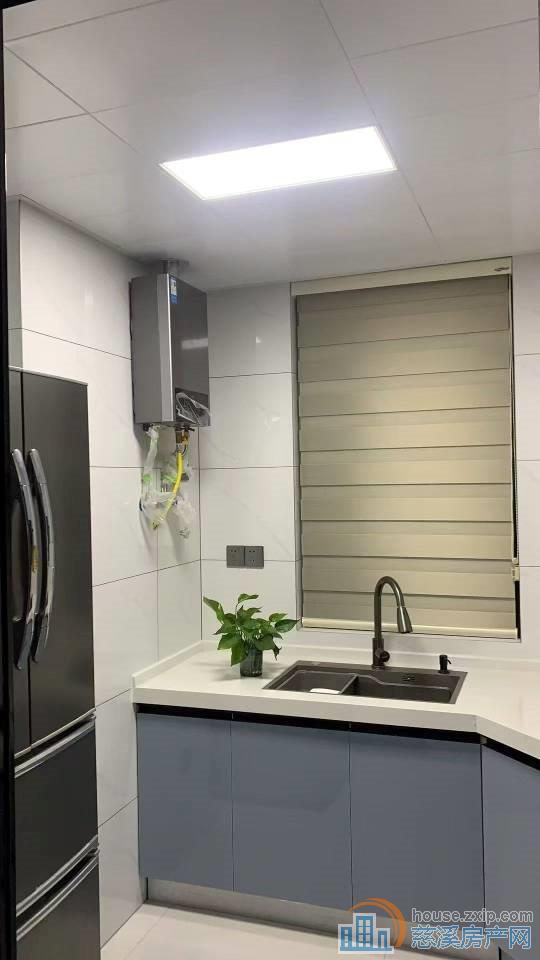 观湖佳苑90平十储藏室精装128万