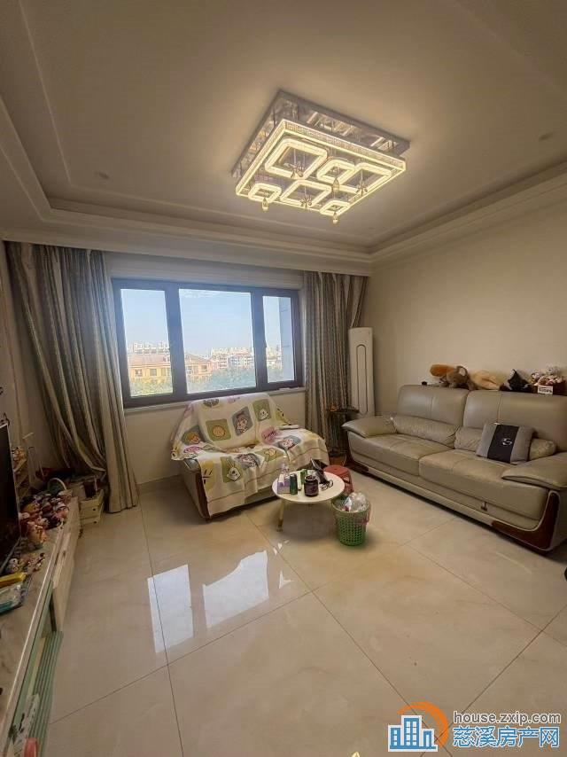 秒杀，和润公寓132平带大车库自住精装修