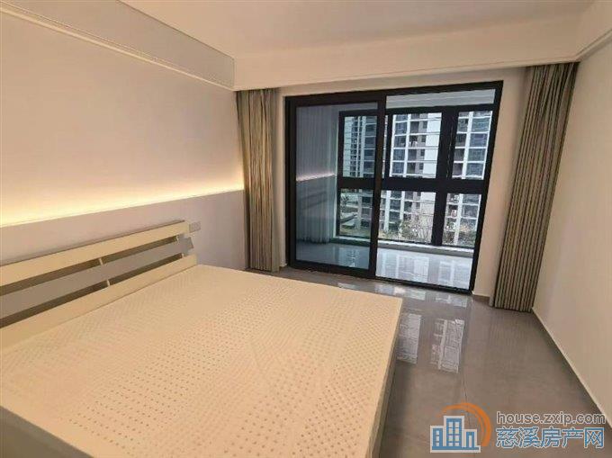 紫阙台140平首次出租边套全新精装带车位