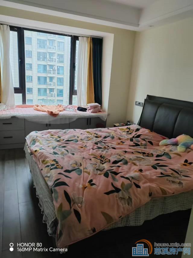 中海湖心半岛101平中间层精195.8万