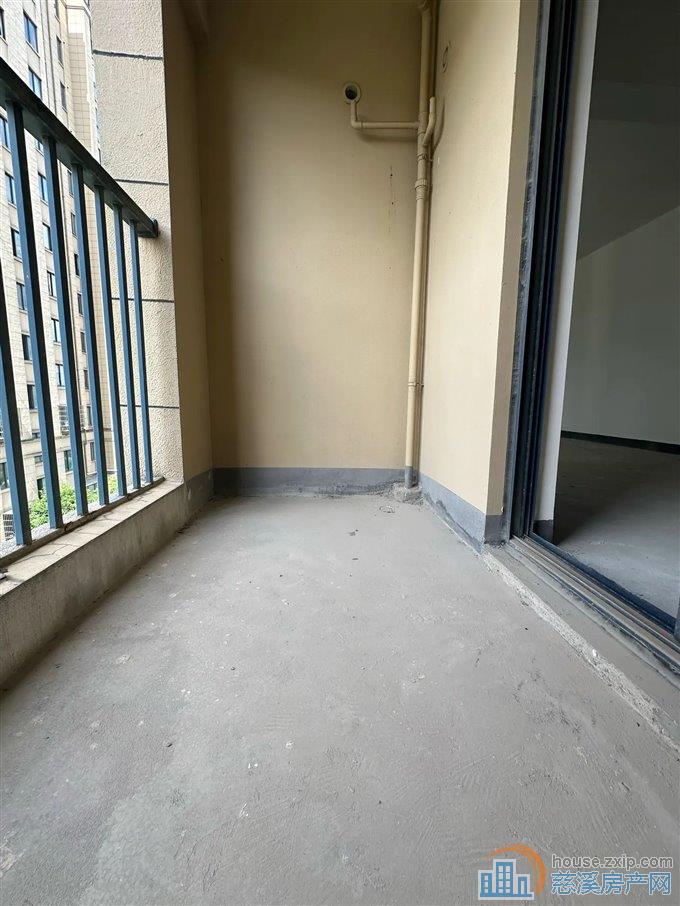 新潮塘南苑153平方148万车位杂物间