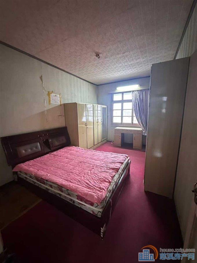 金山西区68.17平+19平储藏间直接钥