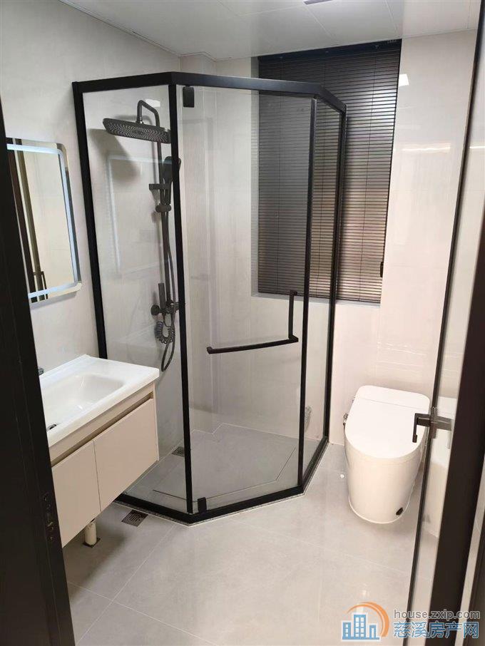 金山新村西区3楼75万