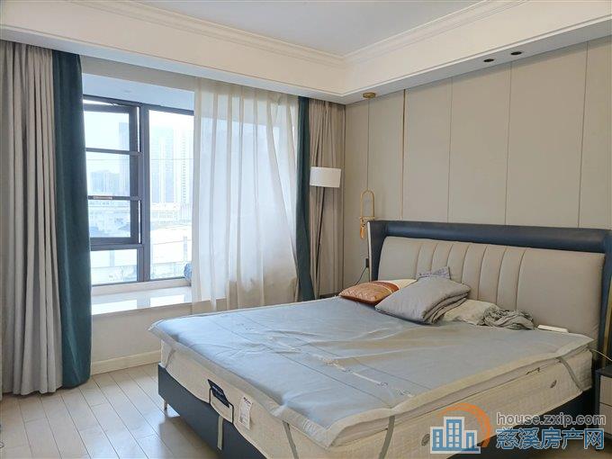 泊江府125平,黄金楼层,精装修236万