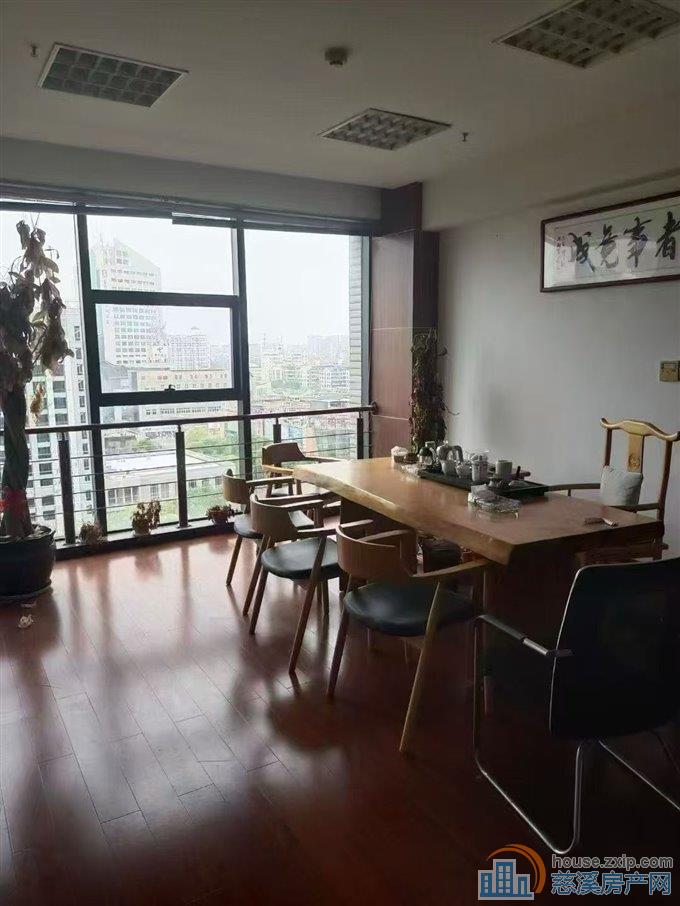 出租：中央大厦写字楼，5000/月