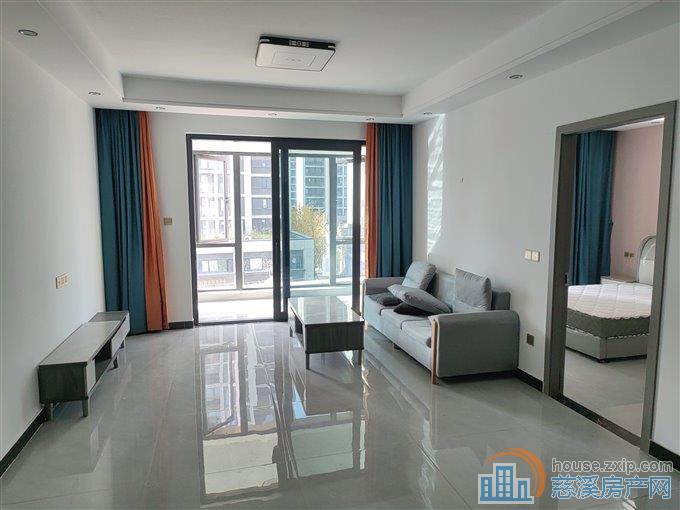 万固臻悦府 三室 3800/月