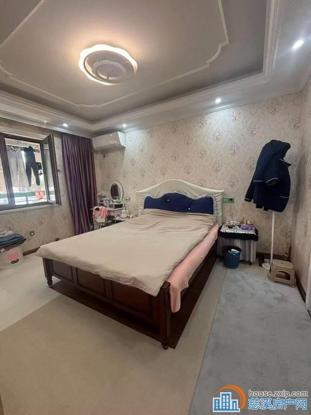 秒杀，和润公寓132平带大车库自住精装修