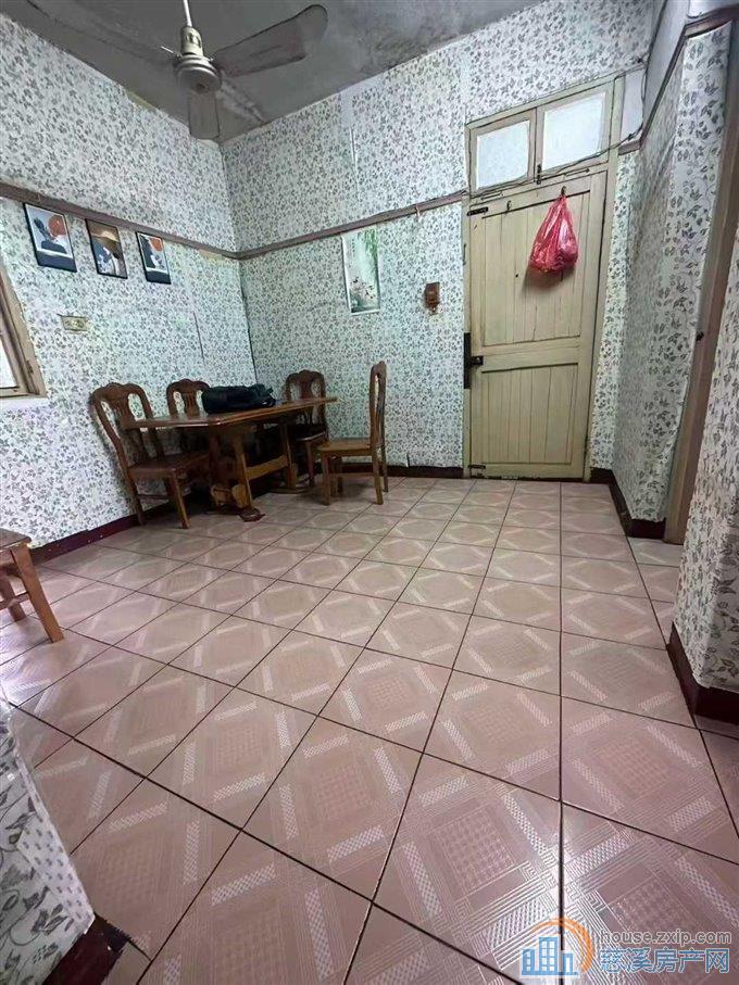 金山西区68.17平+19平储藏间直接钥