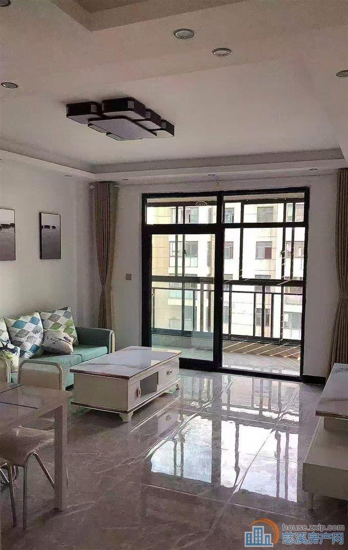 梅林苑   二室一厅   2600/月