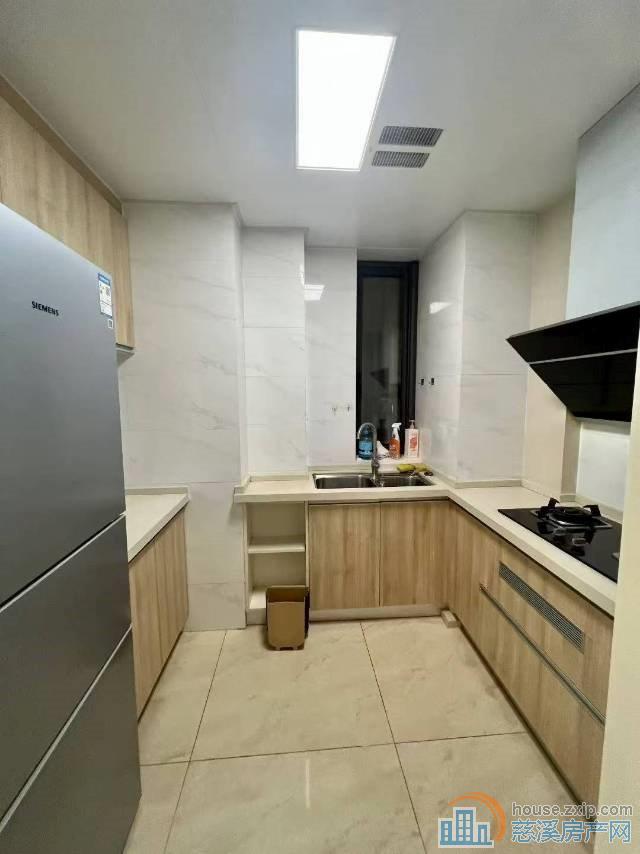 阳光城一期101平好楼层精装带人防车位