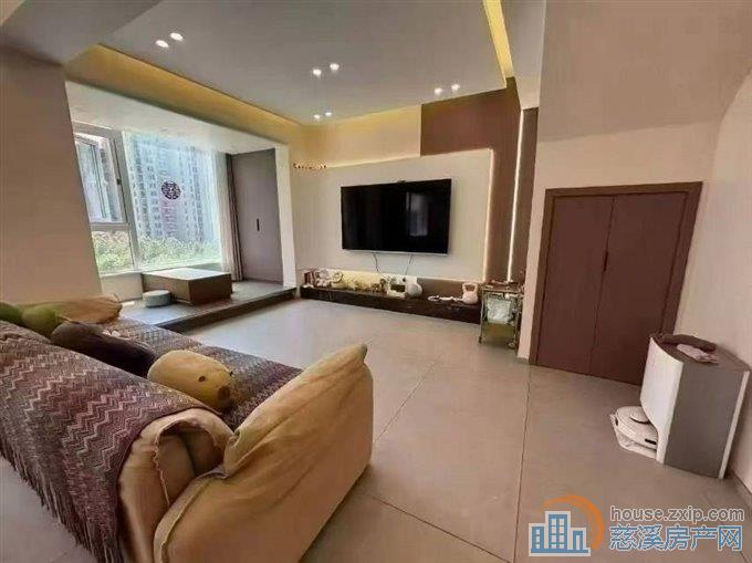 檀悦府上叠134平精装3室245万