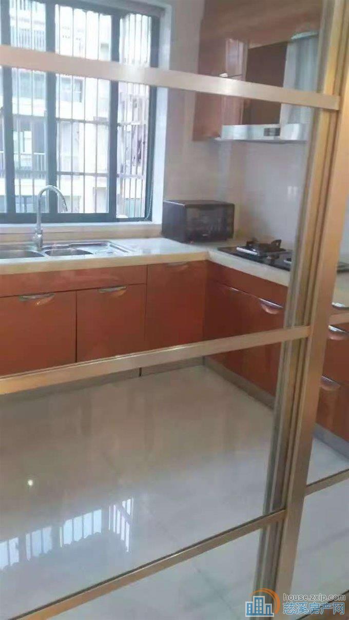 胜地名苑 精装保养好113平128万