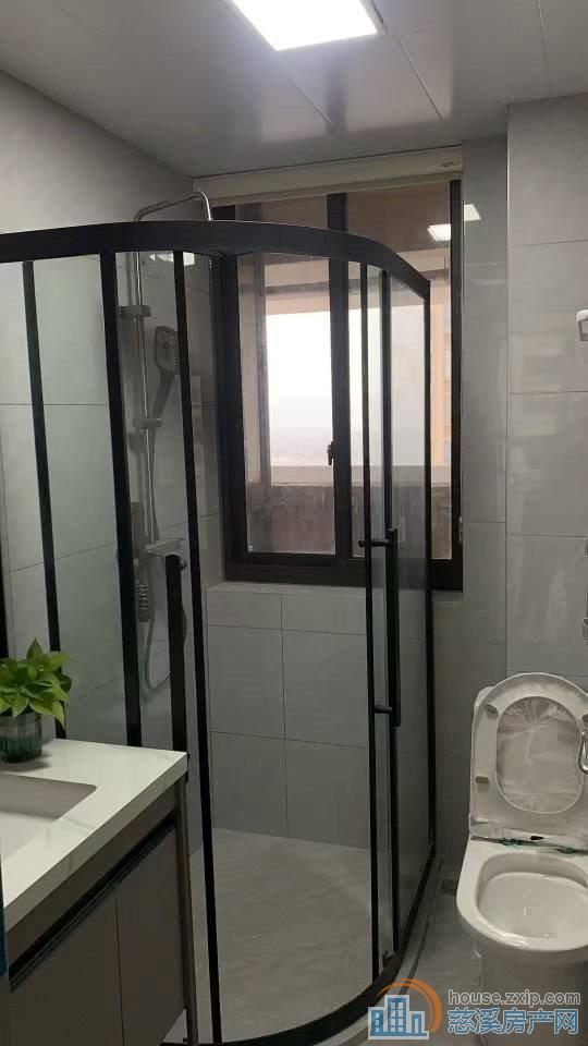 观湖佳苑90平十储藏室精装128万