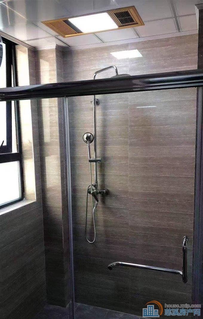 梅林苑   二室一厅   2600/月