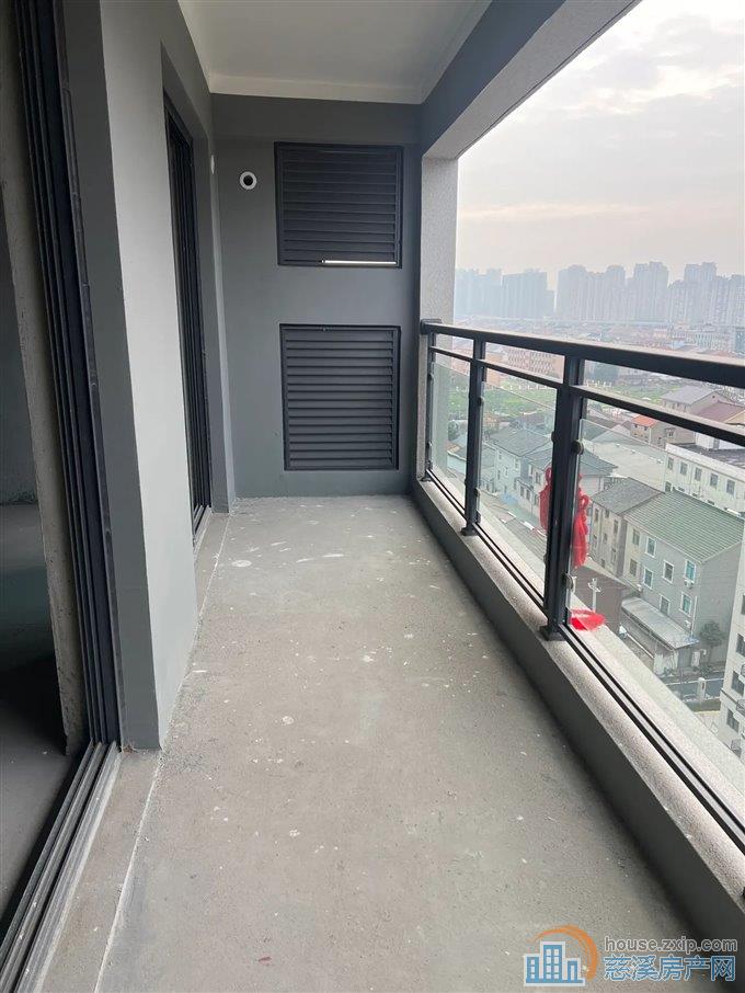 悦翠云庭 毛坯 112平方115万边套