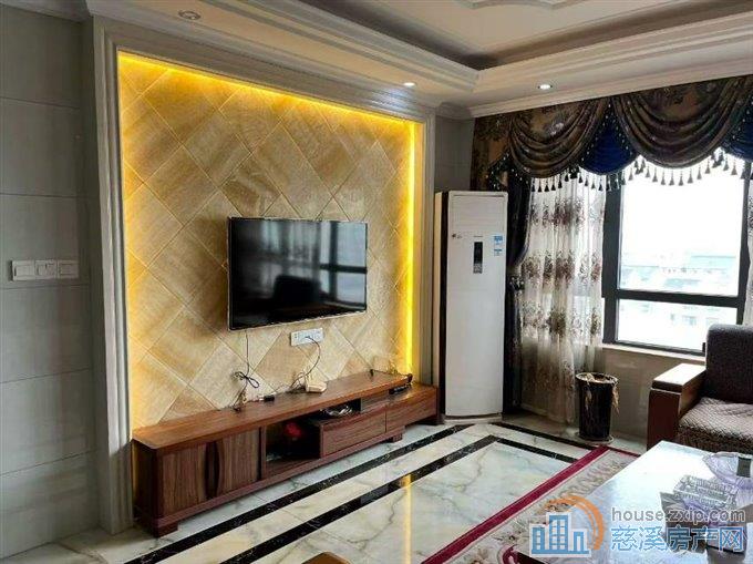 柏顿嘉苑120平好楼层精装没怎么住带车位