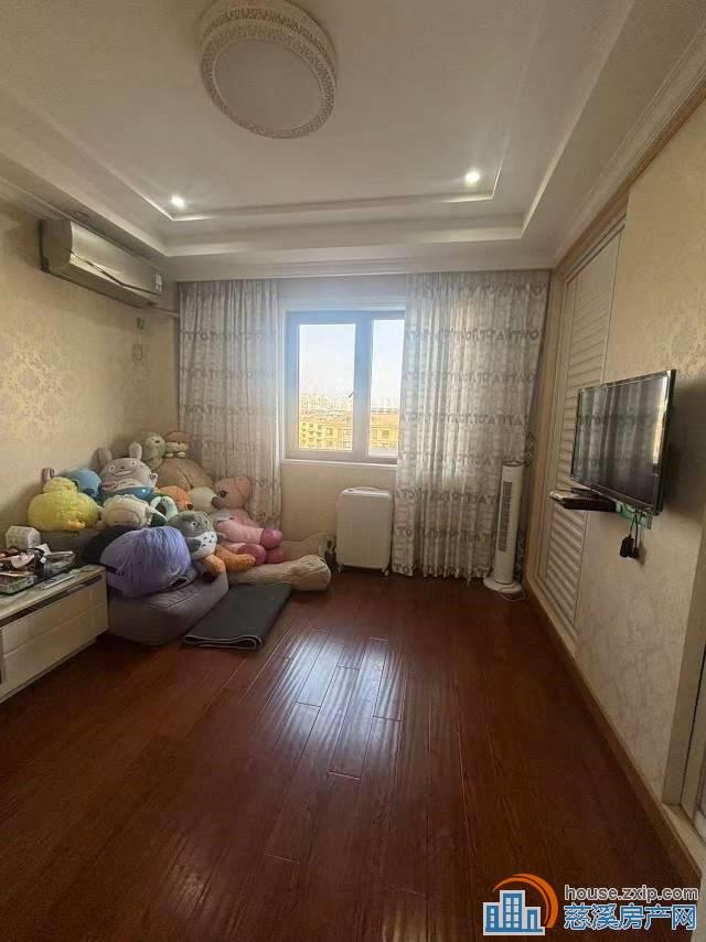 秒杀，和润公寓132平带大车库自住精装修