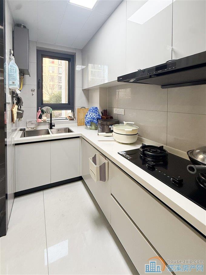 天安盛世臻境 精装仅一年112平方带车位