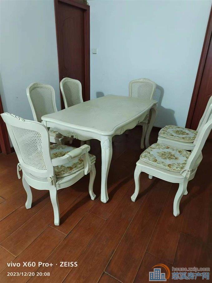 嘉都苑1楼三室两厅两卫装修清爽直接钥匙在