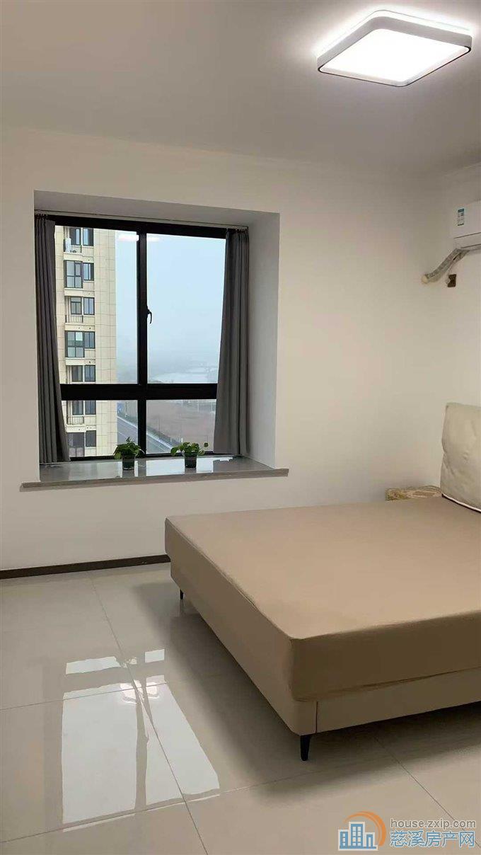 观湖佳苑90平方精装带储藏间128万