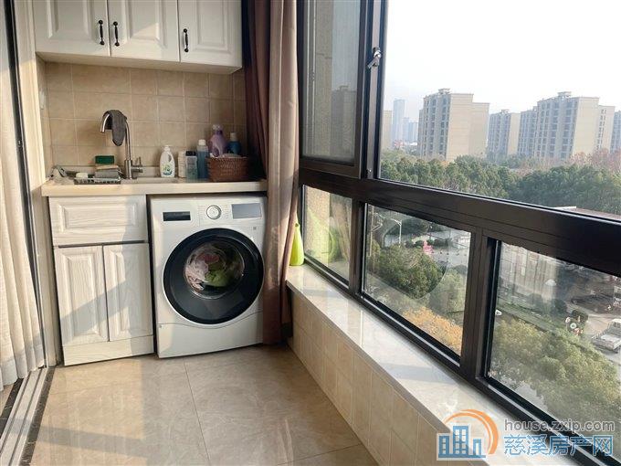 金仕华庭，洋房中间楼层，精装修175万