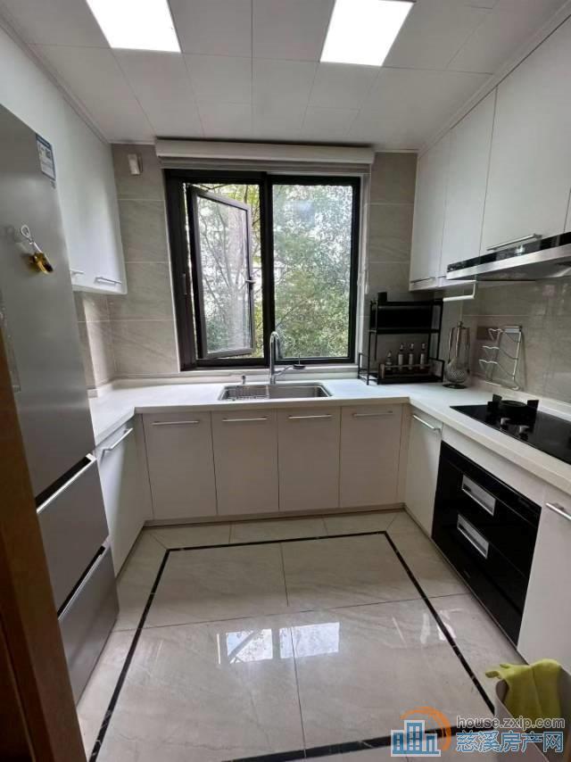 保利俯院江南洋房127平精装捡漏165万