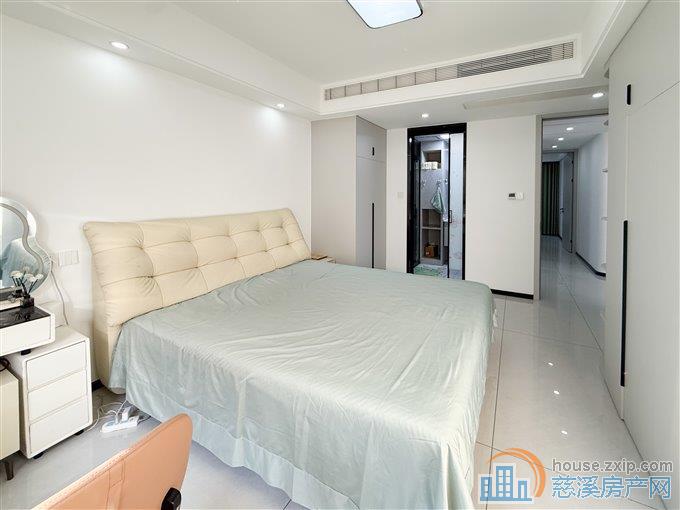 天安盛世臻境 精装仅一年112平方带车位