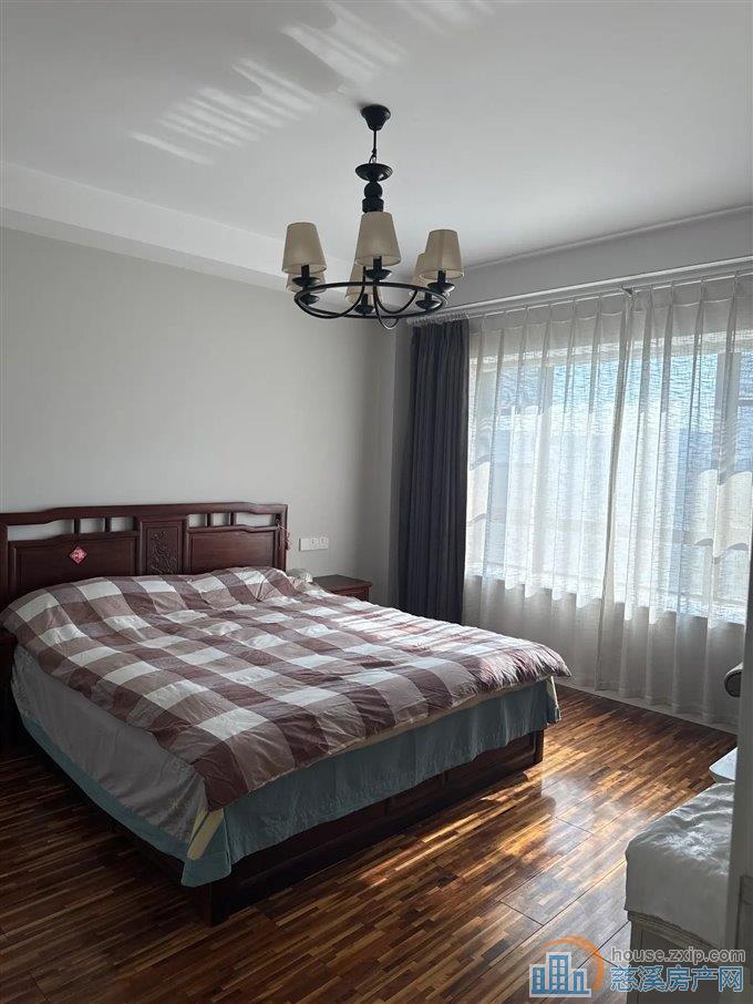 白金湾 精装拎包入住144平145万