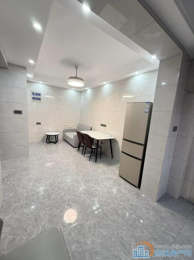 新潮塘南苑60平精装带车位1900元