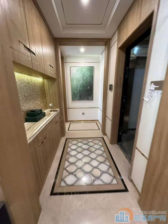 保利俯院江南洋房127平精装捡漏165万