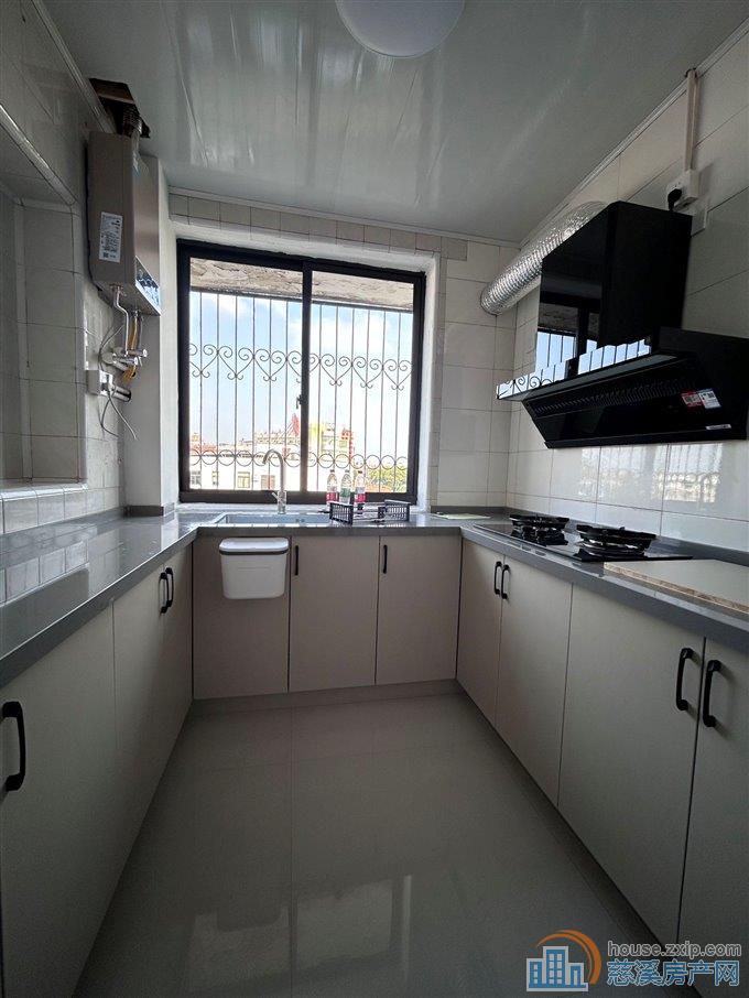 园丁新村全新装修拎包入住三室