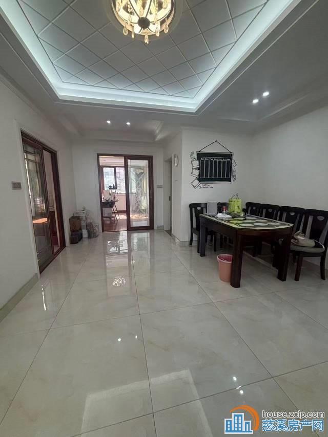 秒杀，和润公寓132平带大车库自住精装修