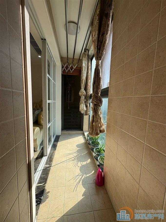 界牌新村138平150万送车位精装修