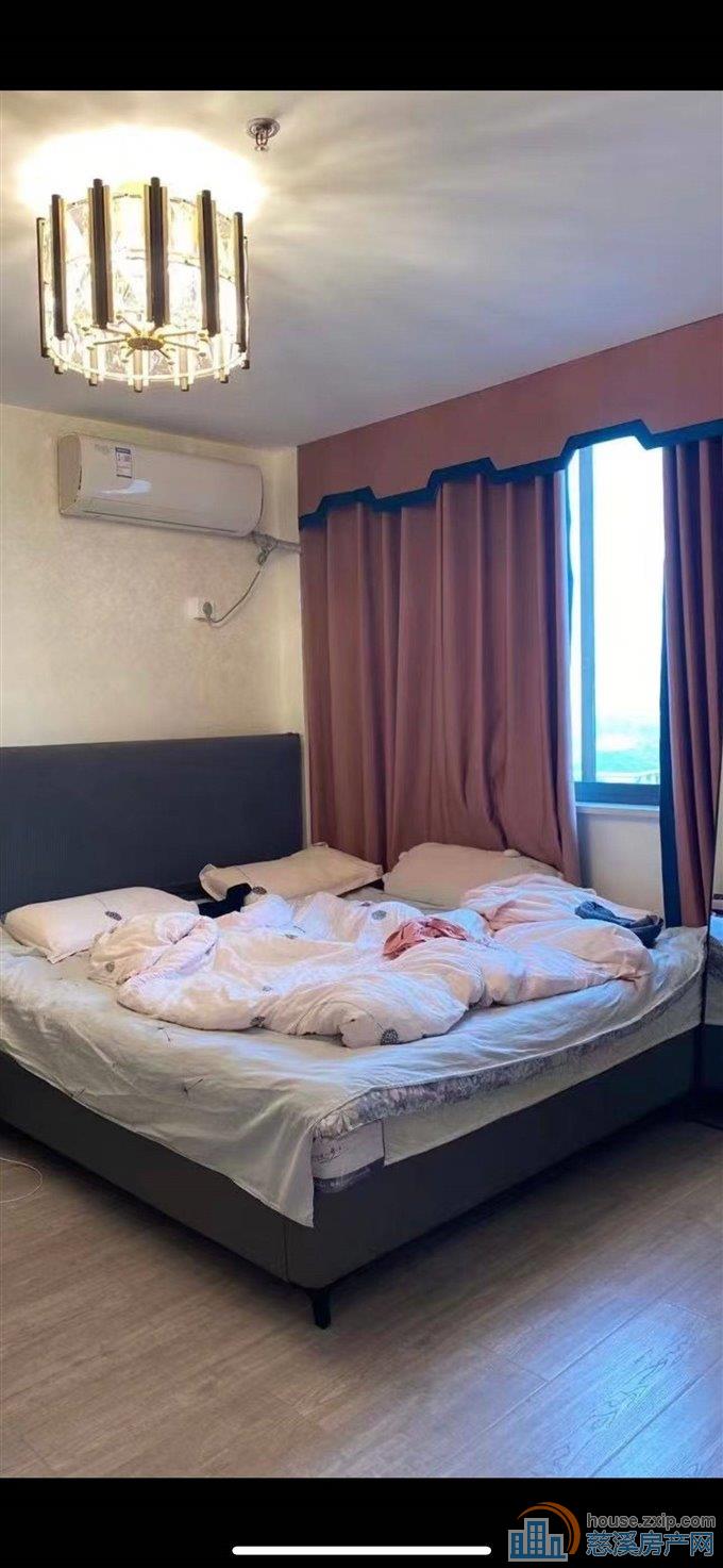 新都明珠苑70平2室精装2800元带车位直