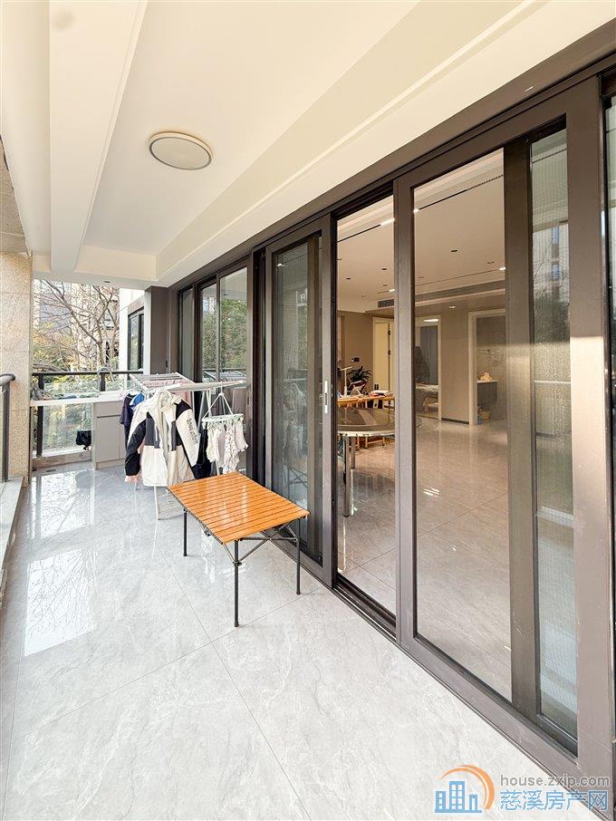 俯院江南北区143平268万三居室