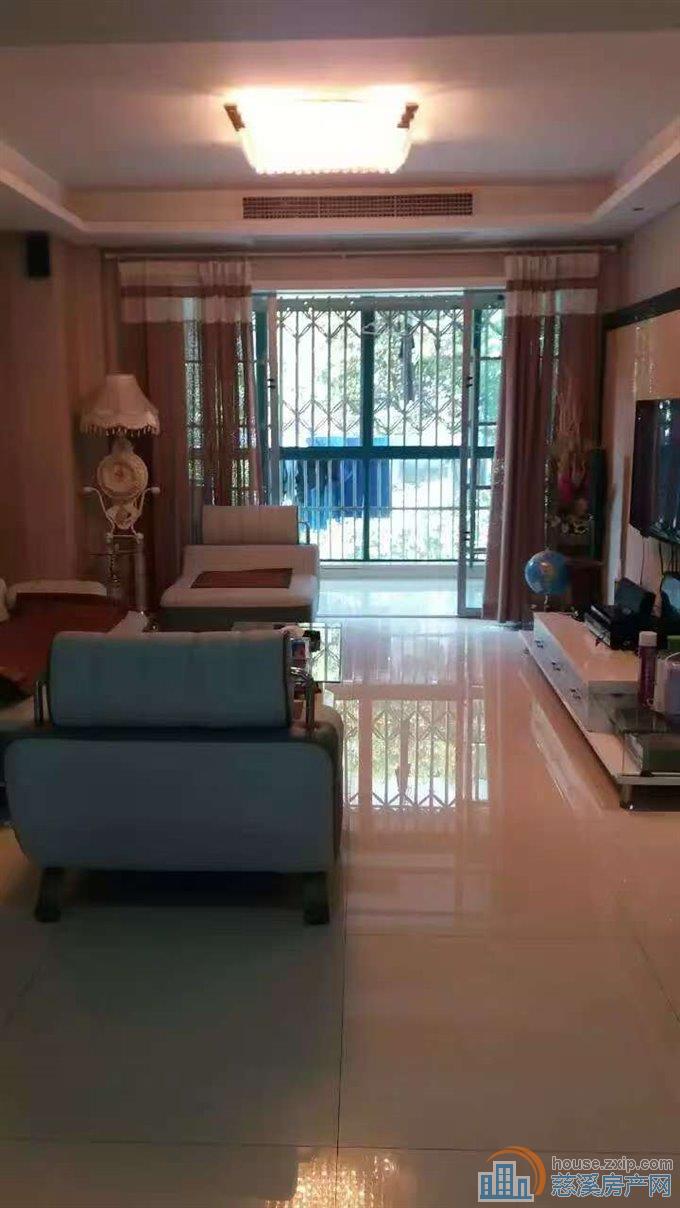 胜地名苑 精装保养好113平128万