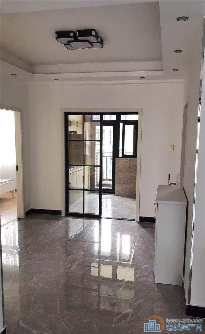 梅林苑   二室一厅   2600/月