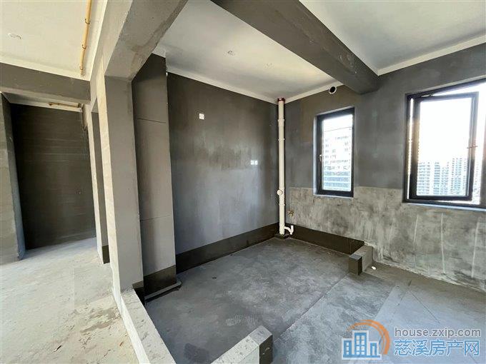 红星檀府东区，143平308万中上楼层