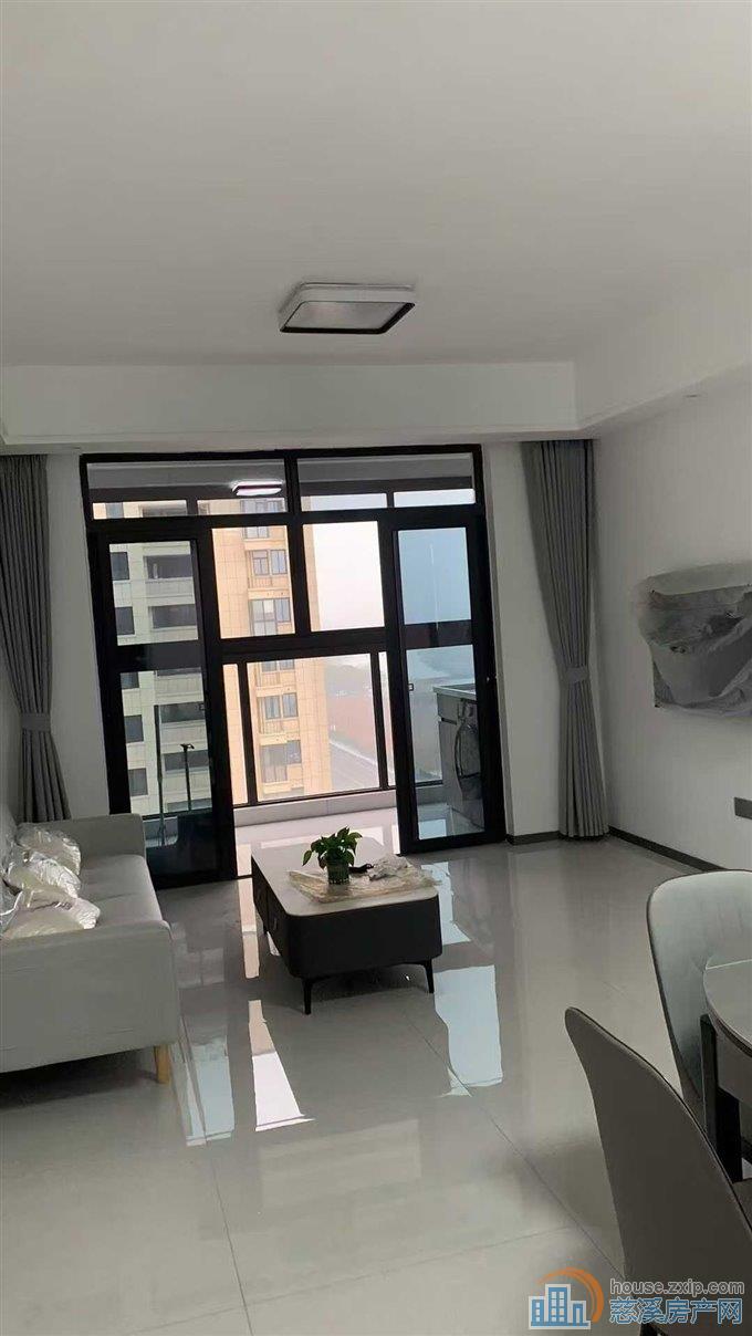 观湖佳苑90平方精装带储藏间128万