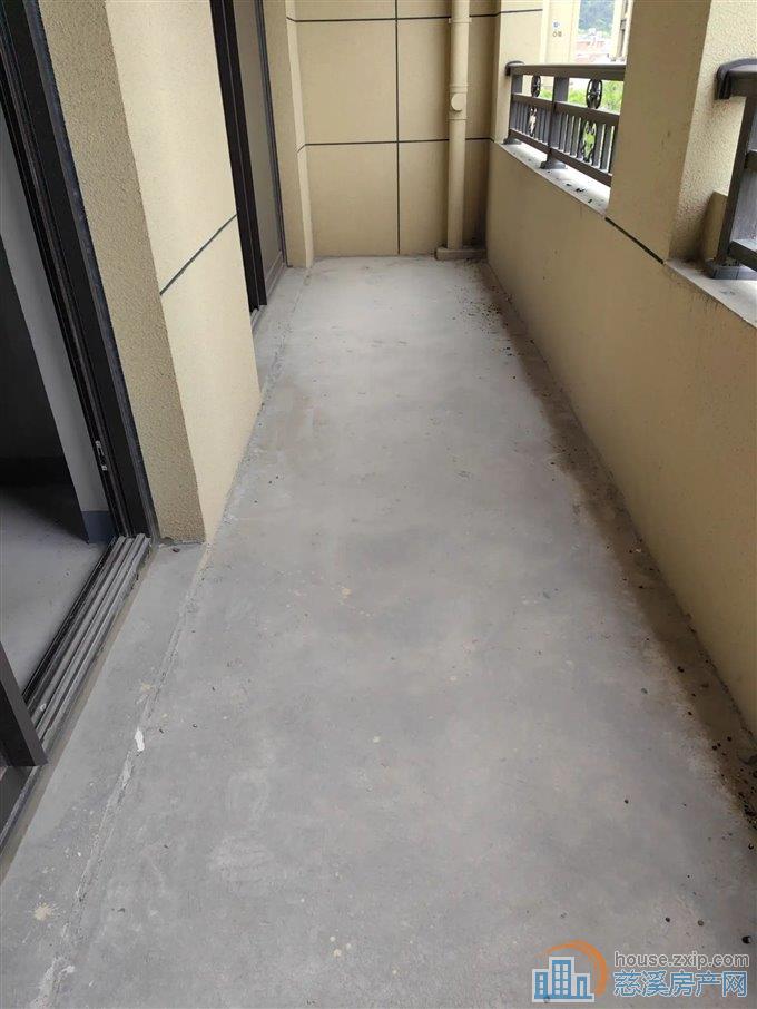 江滨之城     送双车位  满2年亏卖