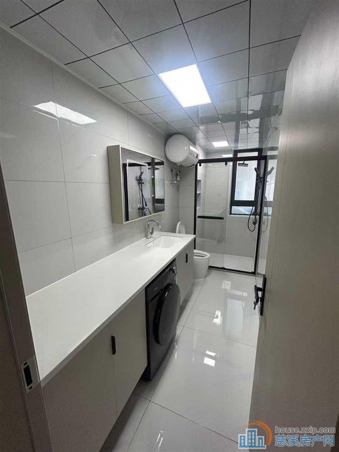 紫阙台一室一厅一厨一卫精装修直接钥匙在