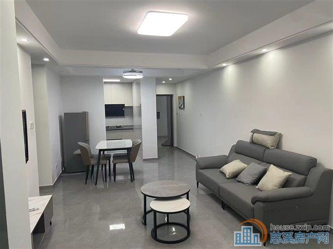 观湖佳苑 90平 自住装修  拎包入住