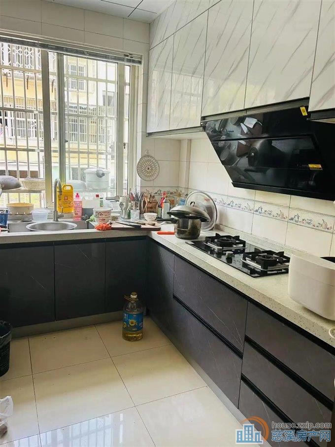 清泰公寓南区 精装 ZUI佳楼层 大阳台